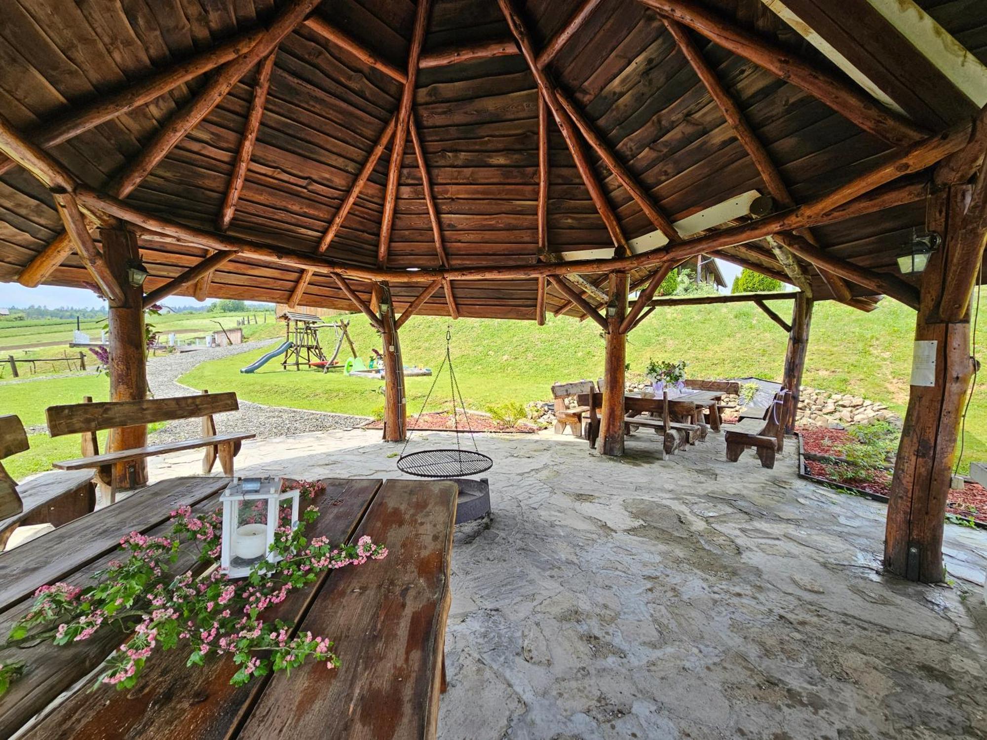 Chata W Bieszczadzie Apartamenty I Domki Z Basenem Bieszczady Polańczyk Esterno foto