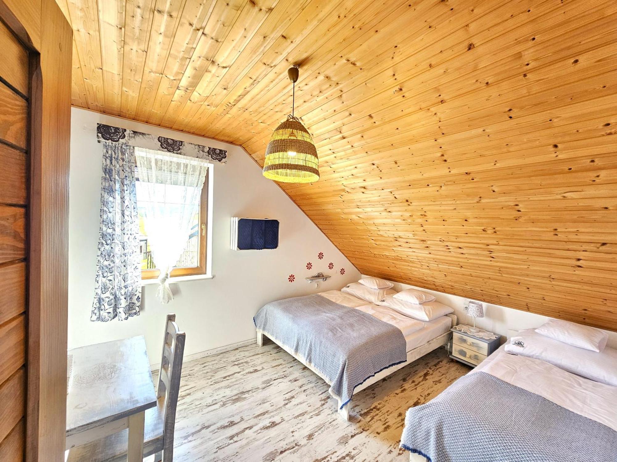 Chata W Bieszczadzie Apartamenty I Domki Z Basenem Bieszczady Polańczyk Esterno foto